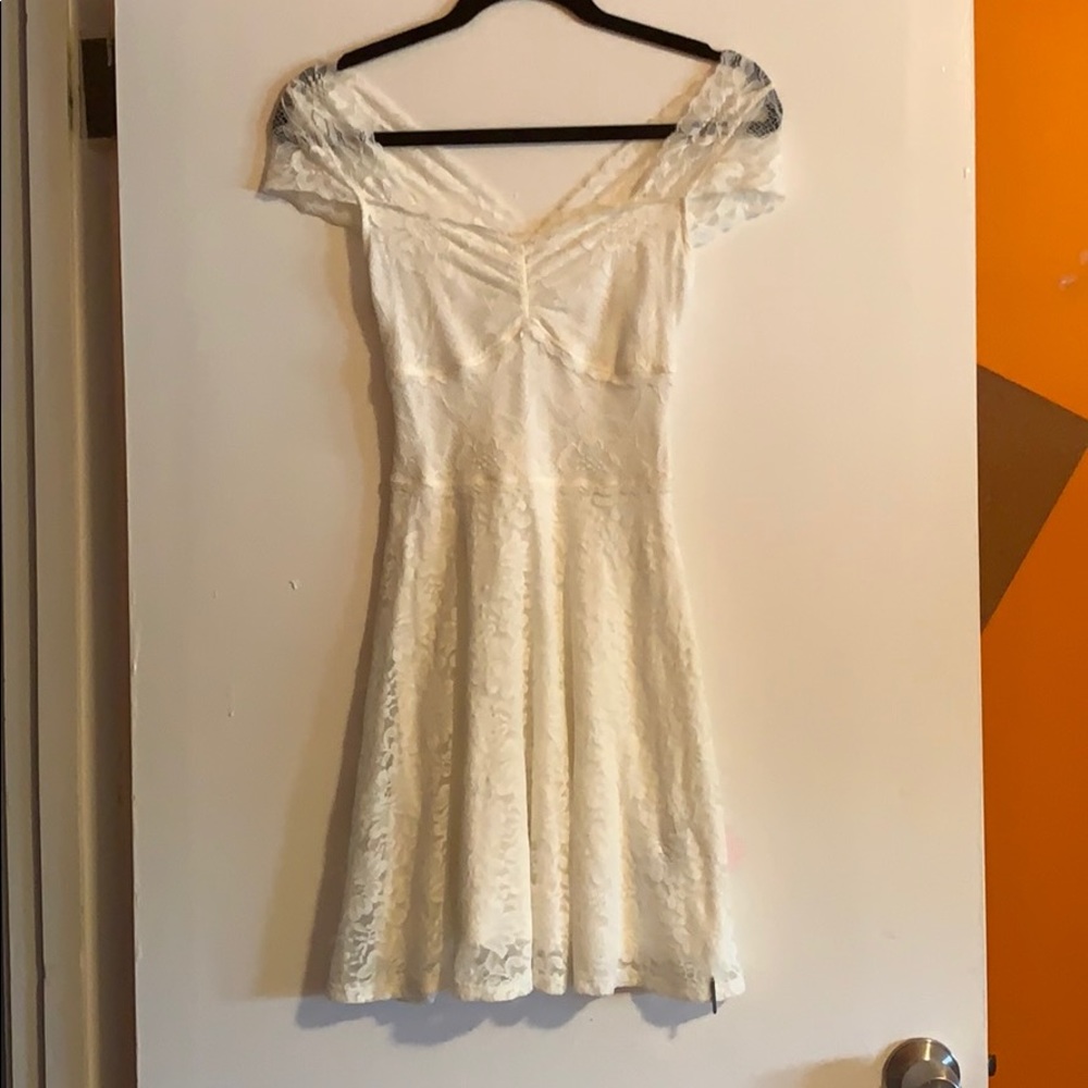 White lace Abercrombie and Fitch Dress